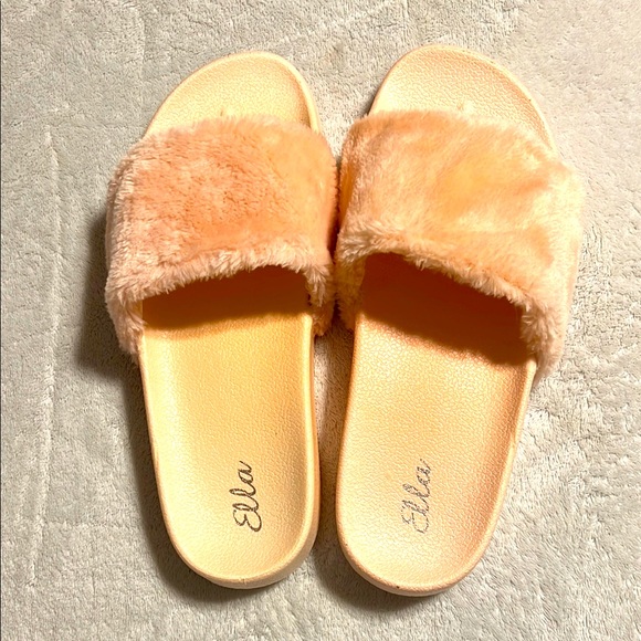 Ella Shoes - Ella Light Pink Slippers With Faux Fur Minimalist Design. Size 8. NWOT